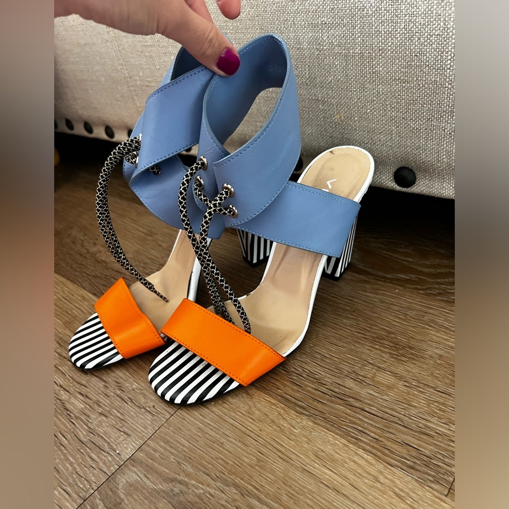 Vince heels